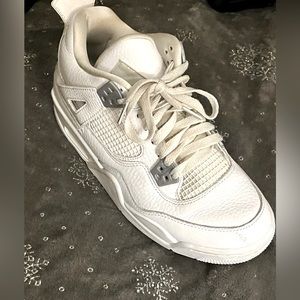 Jordan 4 Retro
Pure Money (2017) (GS) size 6 Y